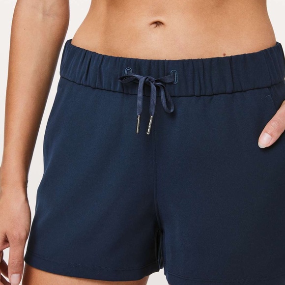 [SOLD] Lululemon On The Fly Shorts - Picture 4 of 5